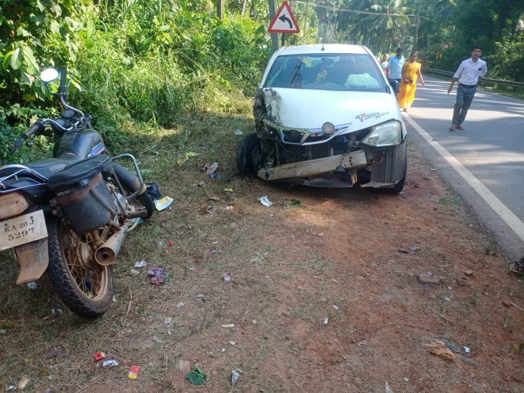 ಪಾಲಡ್ಕದಲ್ಲಿ ಸರಣಿ ಅಪಘಾತ, ಬೈಕ್ ಸವಾರು ಮತ್ತು ಕಾರು ಚಾಲಕನಿಗೆ ಗಾಯ.