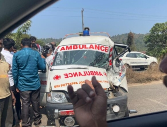 ರೋಗಿಯನ್ನು ಕರೆದೊಯ್ಯುತ್ತಿದ್ದ ಆಂಬ್ಯುಲೆನ್ಸ್ ಹಾಗೂ ಪಿಕಪ್ ಡಿಕ್ಕಿ.ರೋಗಿ ಅಪಘಾತದ ಮೊದಲೇ ಮೃತ್ಯು….?