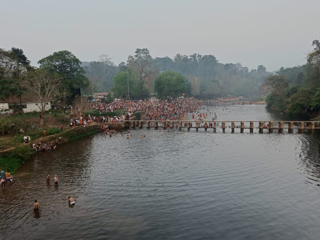 ಸುಬ್ರಹ್ಮಣ್ಯ: ಕುಕ್ಕೆಯಲ್ಲಿ ಹರಿದು ಬರುತ್ತಿರುವ ಭಕ್ತಸಾಗರ…