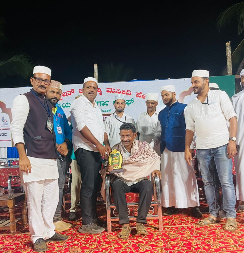 ಯುವಕರು ಸಮಾಜ ಮುಖಿ ಕೆಲಸದಲ್ಲಿ ತೊಡಗಿಸಬೇಕು ಗೂನಡ್ಕ-ಪೇರಡ್ಕ ದರ್ಗಾ ಶರೀಫ್ ಉರೂಸ್ ಕಾರ್ಯಕ್ರಮದಲ್ಲಿ ಯು.ಟಿ.ಖಾದರ್;