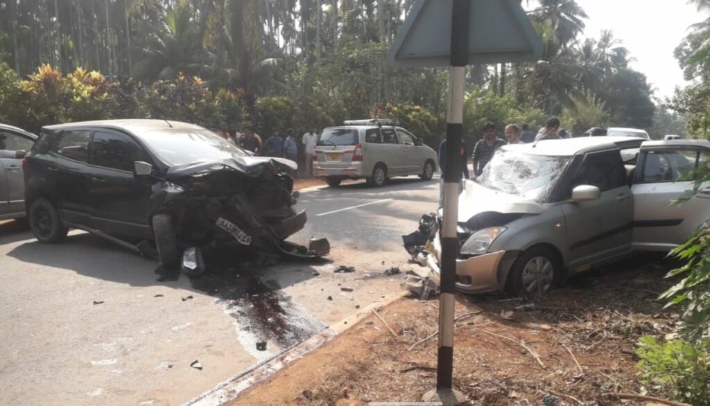 ಪಾಲಡ್ಕದಲ್ಲಿ ಕಾರುಗಳ ನಡುವೆ ಅಪಘಾತ: ಪ್ರಯಾಣಿಕರಿಗೆ ಗಾಯ.