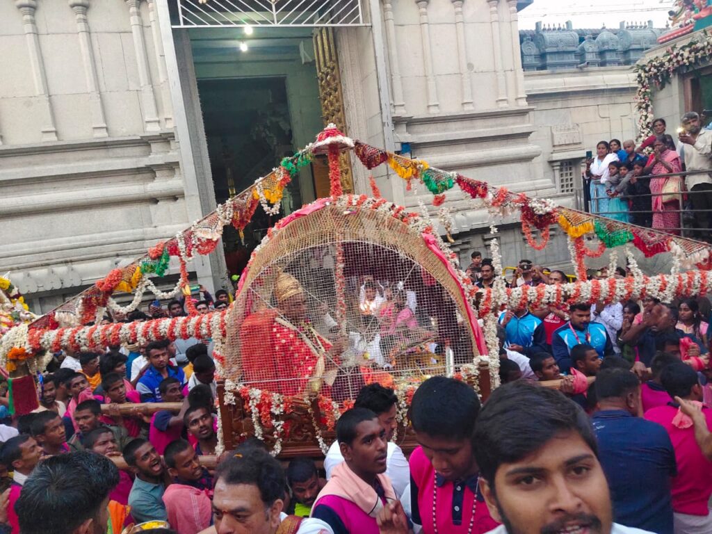 ಆದಿಚುಂಚನಗಿರಿ ಜಾತ್ರಾ ಮಹೋತ್ಸವ ಸಂಪನ್ನ:ಸಾಕ್ಷಿಯಾದರು ,ಹತ್ತು ಲಕ್ಷಕ್ಕೂ ಅಧಿಕ ಮಂದಿ:ಸುಳ್ಯಸೇರಿದಂತೆ ಕರಾವಳಿಯ ನೂರಾರು ಮಂದಿ ಗಣ್ಯರು- ಸದ್ಭಕ್ತರು ಭಾಗಿ.