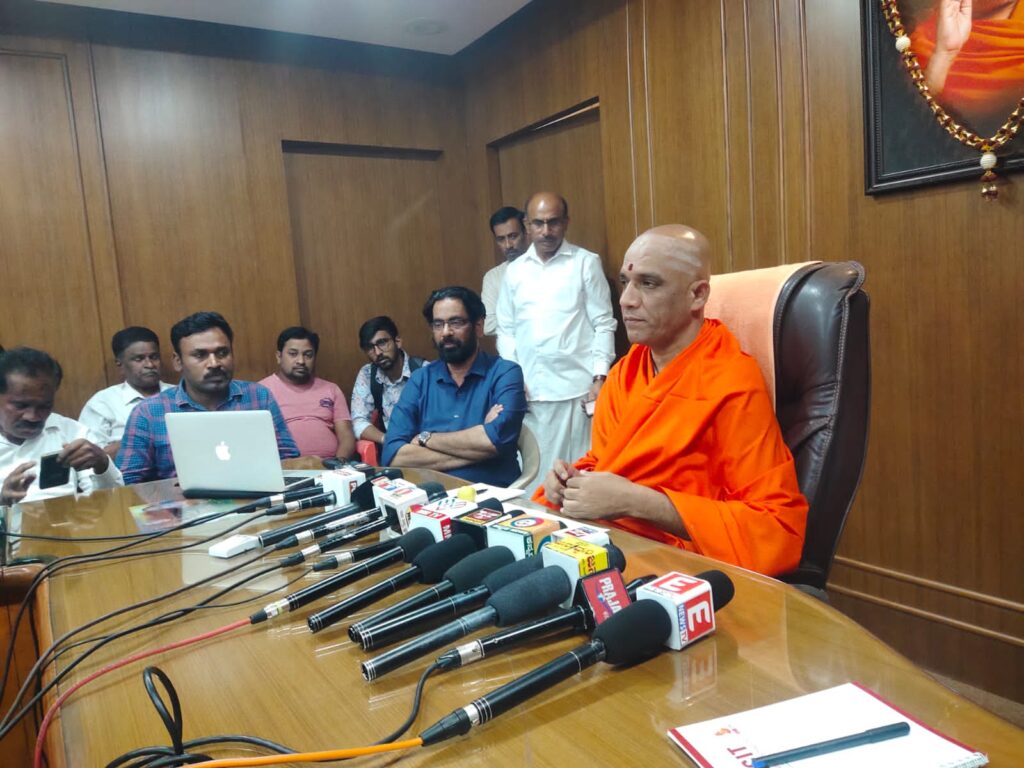 ಶ್ರೀ ಆದಿಚುಂಚನಗಿರಿ ಮಹಾಸಂಸ್ಥಾನ ಮಠದಿಂದ ಬಡ, ಮತ್ತು ಪ್ರತಿಭಾವಂತ ಮಕ್ಕಳಿಗಾಗಿ ಉಚಿತ ವಸತಿ ಶಾಲೆ:ಶ್ರೀ ಡಾ. ನಿರ್ಮಲಾನಂದನಾಥ ಮಹಾಸ್ವಾಮೀಜಿ