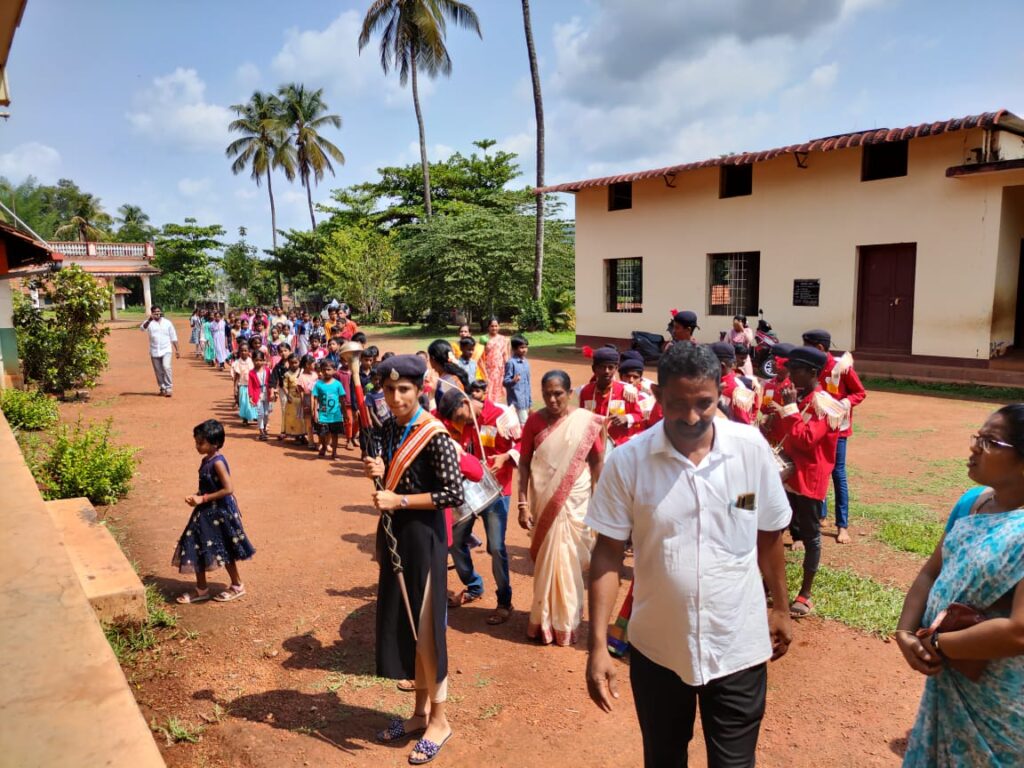 ಕಲ್ಲುಗುಂಡಿ ಆರ್. ಎಂ. ಎಸ್. ಎ. ಪ್ರೌಢಶಾಲೆಯಲ್ಲಿ ಶಾಲಾ ಪ್ರಾರಂಬೊತ್ಸವ.