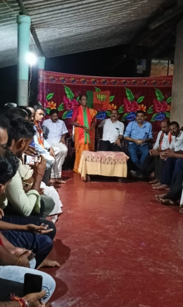 ಐನೆಕಿದು: ಬಿಜೆಪಿ ಅಭ್ಯರ್ಥಿಯಿಂದಮತಯಾಚನೆ..