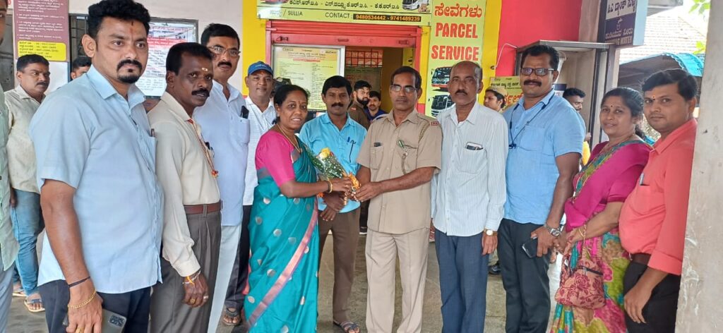 ಸುಳ್ಯ ಕೆ ಎಸ್ ಆರ್ ಟಿ ಸಿ ಬಸ್ ಸ್ಟಾಂಡ್ ಗೆ ಸುಳ್ಯ ಶಾಸಕಿ ಭಾಗೀರಥಿ ಮುರುಳ್ಯಭೇಟಿ: ಮಹಿಳಾ ಪ್ರಯಾಣಿಕರೊಡನೆ ಮಾತುಕತೆ.