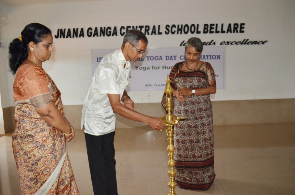 ಬೆಳ್ಳಾರೆ ಜ್ಞಾನಗಂಗಾ ಸೆಂಟ್ರಲ್ ಸ್ಕೂಲ್ ನಲ್ಲಿ ಯೋಗದಿನಾಚರಣೆ:ಮನಸ್ಸಿನ ಸ್ವಾಸ್ಥ್ಯಕ್ಕೆ ಯೋಗವೇ ಸಾಧನ : ಡಾ. ಶಶಿಧರ್ ಹಾಸನಡ್ಕ.
