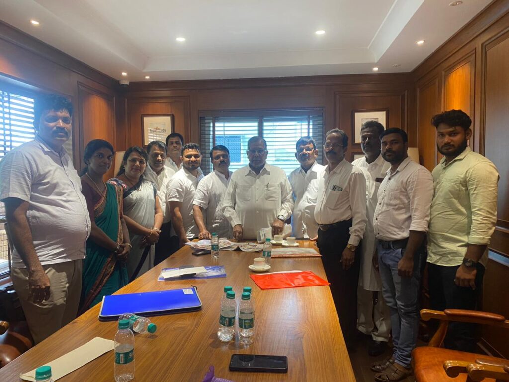 ಸುಳ್ಯ ಮತ್ತು ಕಡಬ ಕಾಂಗ್ರೇಸ್ ಮುಖಂಡರಿಂದ ಕೆಪಿಸಿಸಿ ಶಿಸ್ತುಪಾಲನ ಸಮಿತಿ ಅಧ್ಯಕ್ಷ ರೆಹಮಾನ್ ಖಾನ್ ಭೇಟಿ.