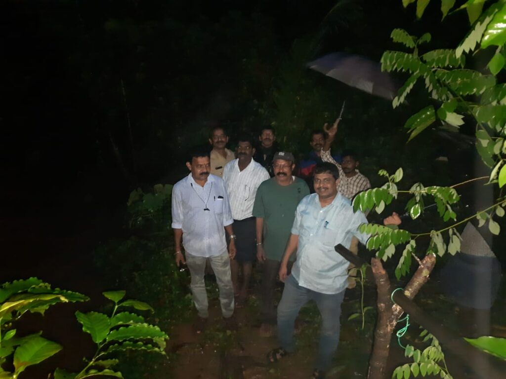 ಸುಳ್ಯ ಕೂರ್ನಡ್ಕದಲ್ಲಿ ಕೆಲಸ ಮಾಡಿ ಹಿಂತುರುಗುತ್ತಿದ್ದ ಕಾರ್ಮಿಕ ನೀರು ಪಾಲು : ಮುಂದುವರೆದ ಶೋಧ ಕಾರ್ಯ.