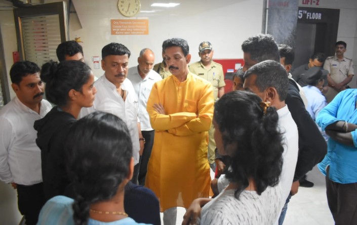 ಸಾಲದ ಬಾದೆ ರೈತ ಆತ್ಮಹತ್ಯೆಗೆ ಯತ್ನ: ಆಸ್ಪತ್ರೆಗೆ ಸಂಸದ ನಳಿನ್ ,ಶಾಸಕ ರಾಜೇಶ್ ನಾಯ್ಕ್ ಬೇಟಿ.