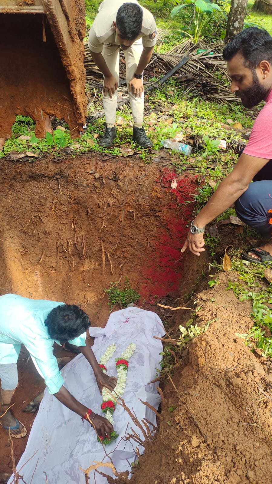 ಸುಬ್ರಹ್ಮಣ್ಯ :ಮಾನವೀಯತೆ ಮೆರೆದ ಸುಬ್ರಹ್ಮಣ್ಯ ಪೊಲೀಸ್!!