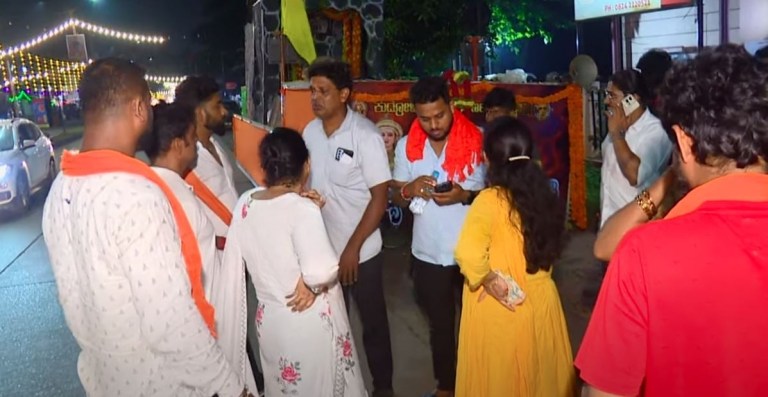 ಮಂಗಳೂರು ದಸರಾ ಶೋಭಾಯಾತ್ರೆಯಲ್ಲಿದ್ದ ‘ಸೌಜನ್ಯ’ ಪರ ಟ್ಯಾಬ್ಲೋ ವಶಪಡಿಸಿದ ಪೊಲೀಸರು, ಸಾರ್ವಜನಿಕರಿಂದ ಆಕ್ರೋಶ..!