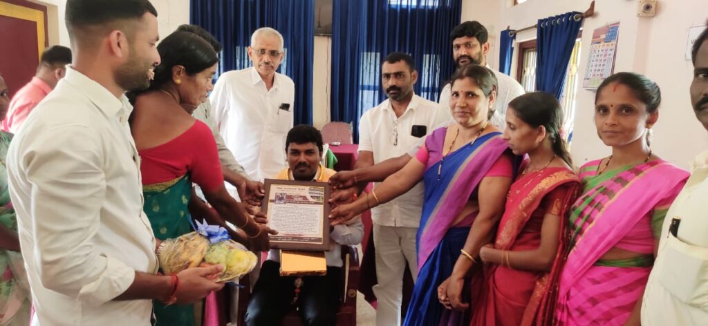 ಪೆರಾಜೆ ಗ್ರಾಮ ಪಂಚಾಯತ್ ನಲ್ಲಿ ಗಾಂಧಿ ಜಯಂತಿ ಆಚರಣೆ ಮತ್ತು ವರ್ಗಾವಣೆಗೊಂಡ ಪಿ. ಡಿ. ಓ ಗೆ ಬೀಳ್ಕೊಡುಗೆ.