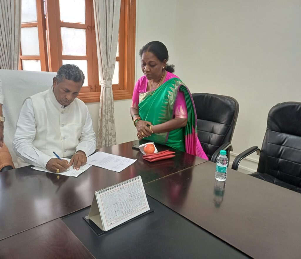 ಎಪಿಎಲ್ ಪಡಿತರ ಚೀಟಿಯ ಫಲಾನುಭವಿಗಳಿಗೆ ಪಡಿತರ ಒದಗಿಸುವ ಕುರಿತು ಸಚಿವರಿಗೆ ಸುಳ್ಯ ಶಾಸಕರಿಂದ ಮನವಿ.