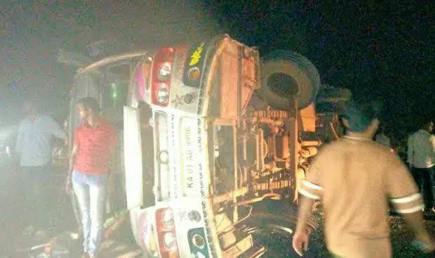 ಬೆಳ್ಳಾರೆ ಪಾಲ್ತಾಡಿನಲ್ಲಿ ವ್ಯಾನ್ ಪಲ್ಟಿ: ಮದುವೆ ದಿಬ್ಬಣಕ್ಕೆಂದು ಹೋದವರು ಆಸ್ಪತ್ರೆಗೆ ದಾಖಲು.