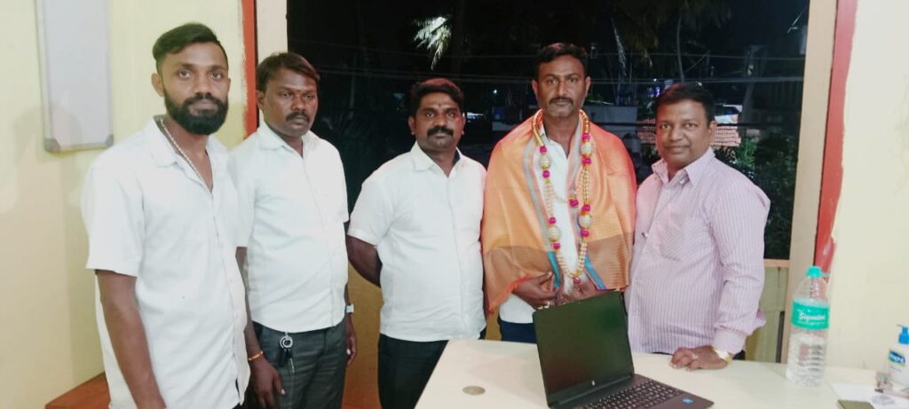 ಕರುಣ ಟ್ಯಾಕ್ಸಿ ಡ್ರೈವರ್ಸ್ ಅಸೋಸಿಯೇಷನ್ (ನೋ). ದಕ್ಷಿಣ ಕನ್ನಡ ಜಿಲ್ಲಾ ಅಧ್ಯಕ್ಷ ಶರತ್ ಸುಳ್ಯ ರವರಿಗೆ ಬೆಂಗಳೂರಿನಲ್ಲಿ ಸನ್ಮಾನ.