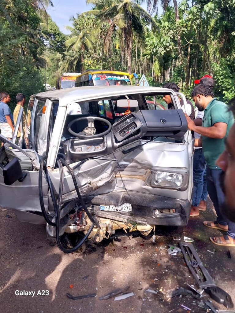 ಮಾರುತಿ ಓಮ್ನಿ ಮತ್ತು ಕ್ರೇಟಾ ನಡುವೆ ಡಿಕ್ಕಿ.. ಓರ್ವ ಸಾವು..ಹಲವರಿಗೆ ಗಾಯ