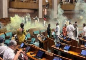 ಲೋಕಸಭೆಯಲ್ಲಿ ಸಂಸದರ ಪಾಸ್ ಪಡೆದು ಒಳ ನುಗ್ಗಿದ ಆಗಂತುಕರು..! ಹಿಂದಿನ ಸಂಸತ್ ಭವನ ಧಾಳಿಯ ದಿನವೇ ಭಾರೀ ಭದ್ರತಾ ಲೋಪ: