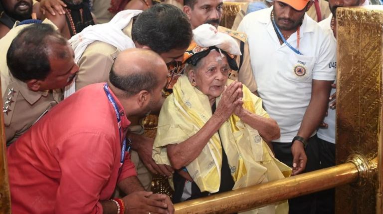 ಶಬರಿಮಲೆಗೆ ಮೊದಲ ಬಾರಿ ಭೇಟಿ ನೀಡಿ ಹರಕೆ ತೀರಿಸಿದ ಶತಾಯುಷಿ..!
