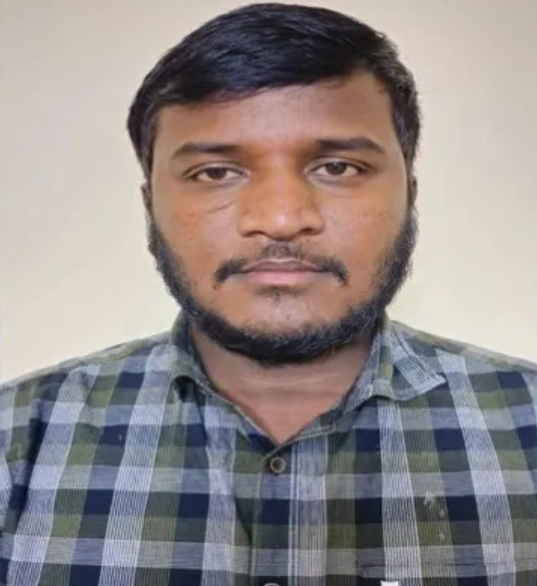 ಈತ ಓದಿದ್ದು ಎಸ್ಎಸ್ಎಲ್ ಸಿ, ಲೋಕಾಯುಕ್ತ ಅಧಿಕಾರಿ ಎಂದು ಬೆಂಗಳೂರಿನ 36 ಅಧಿಕಾರಿಗಳಿಂದ ಹಣ ಪೀಕಿಸಿದ ಖತರ್ನಾಕ್ ಖದೀಮ