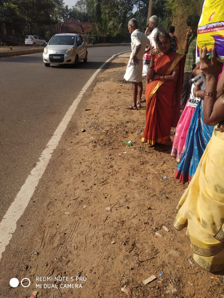 ಸೋಣಂಗೇರಿಯಲ್ಲಿ ಬಸ್ಸು ತಂಗುದಾಣ ನಿರ್ಮಿಸಲು ಇನ್ನೆಷ್ಟು ದಿನ ಬೇಕು…..?