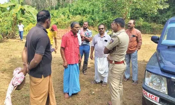 ಕಡಬದಲ್ಲಿ ಪ್ರಯಾಣಿಕನನ್ನು ಅರ್ಧದಲ್ಲಿ ಬಸ್‌ನಿಂದ ಇಳಿಸಿದ ಪ್ರಕರಣ:ಹಿರಿಯ ನಾಗರಿಕನ ಮನೆಗೆ ತೆರಳಿ ಮಾಹಿತಿ ಪಡೆದ ಪೊಲೀಸರು