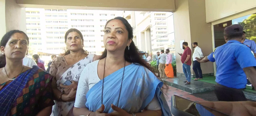 ಕಡಬ : ಆ್ಯಸಿಡ್ ದಾಳಿಯ ಸಂತ್ರಸ್ತ ಬಾಲಕಿಯರಿಗೆ ತಲಾ 4 ಲಕ್ಷ ರೂ ಪರಿಹಾರ; ಡಾ. ನಾಗಲಕ್ಷ್ಮೀ ಚೌಧರಿ