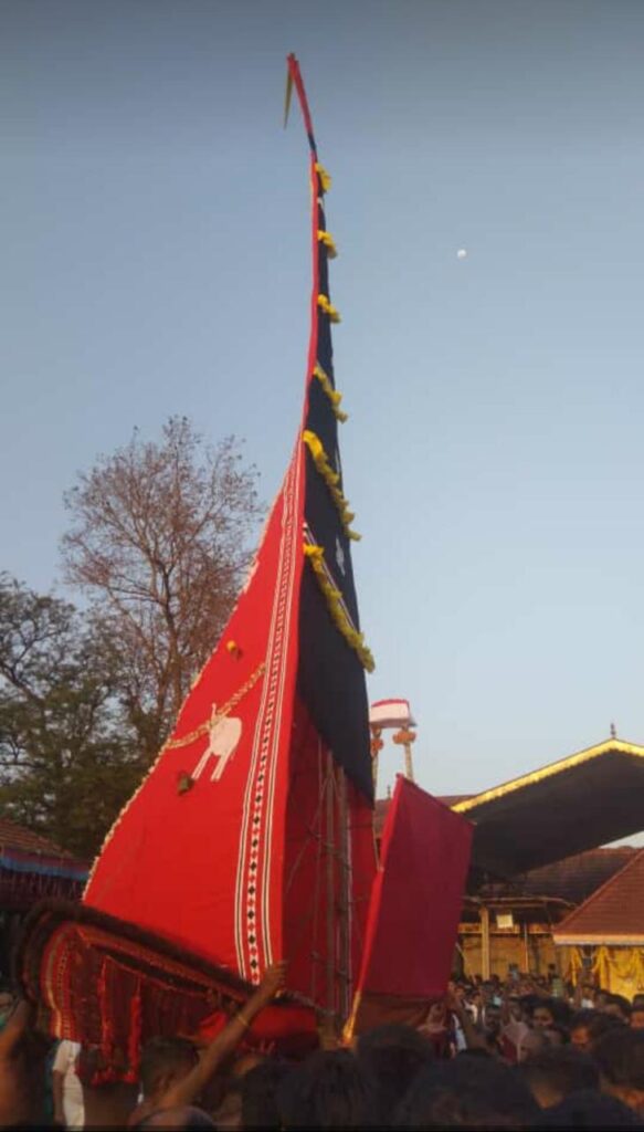 ಪೆರಾಜೆ ಶ್ರೀ ಶಾಸ್ತಾವು ದೇವಸ್ಥಾನದಲ್ಲಿ ಭಗವತಿ ದೊಡ್ಡ ಮುಡಿ .