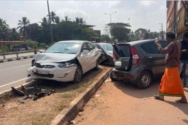 ಮೂಲ್ಕಿ : ಎರಡು ಕಾರುಗಳ ನಡುವೆ ಅಪಘಾತ