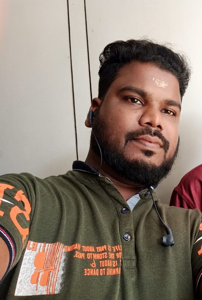 ಐ ಪಿ ಎಲ್ ಉದ್ಘಾಟನಾ ಸಮಾರಂಭದಲ್ಲಿ ಕೇರಳ ರಾಜ್ಯದ ಕಲಾ ತಂಡಕ್ಕೆ ಮೇಕಪ್ ಮೆನ್ ಆಗಿ ಸುಳ್ಯದ ಲೋಕೇಶ್ ಕಟ್ಟಕೋಡಿ