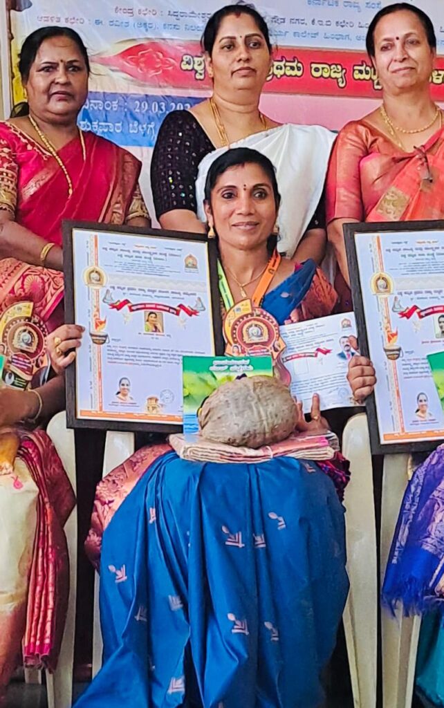 ಡಾ. ಅನುರಾಧಾ ಕುರುಂಜಿಯವರಿಗೆ ಶಿವಶರಣೆ ನೀಲಾಂಬಿಕೆ ಪ್ರಶಸ್ತಿ ಪ್ರದಾನ