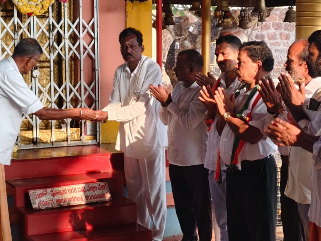 ಕಾಂಗ್ರೆಸ್ ಅಭ್ಯರ್ಥಿ ಪದ್ಮರಾಜ್ ಆರ್ ಪೂಜಾರಿ ಇಂದು ನಾಮಪತ್ರ ಸಲ್ಲಿಕೆ ಸುಳ್ಯದಲ್ಲಿ ಕಾಂಗ್ರೆಸ್ ಮುಖಂಡರಿಂದ ಕಲ್ಕುಡ ದೈವಸ್ಥಾನದಲ್ಲಿ ಸಂಕಲ್ಪ -ಪ್ರಾರ್ಥನೆ