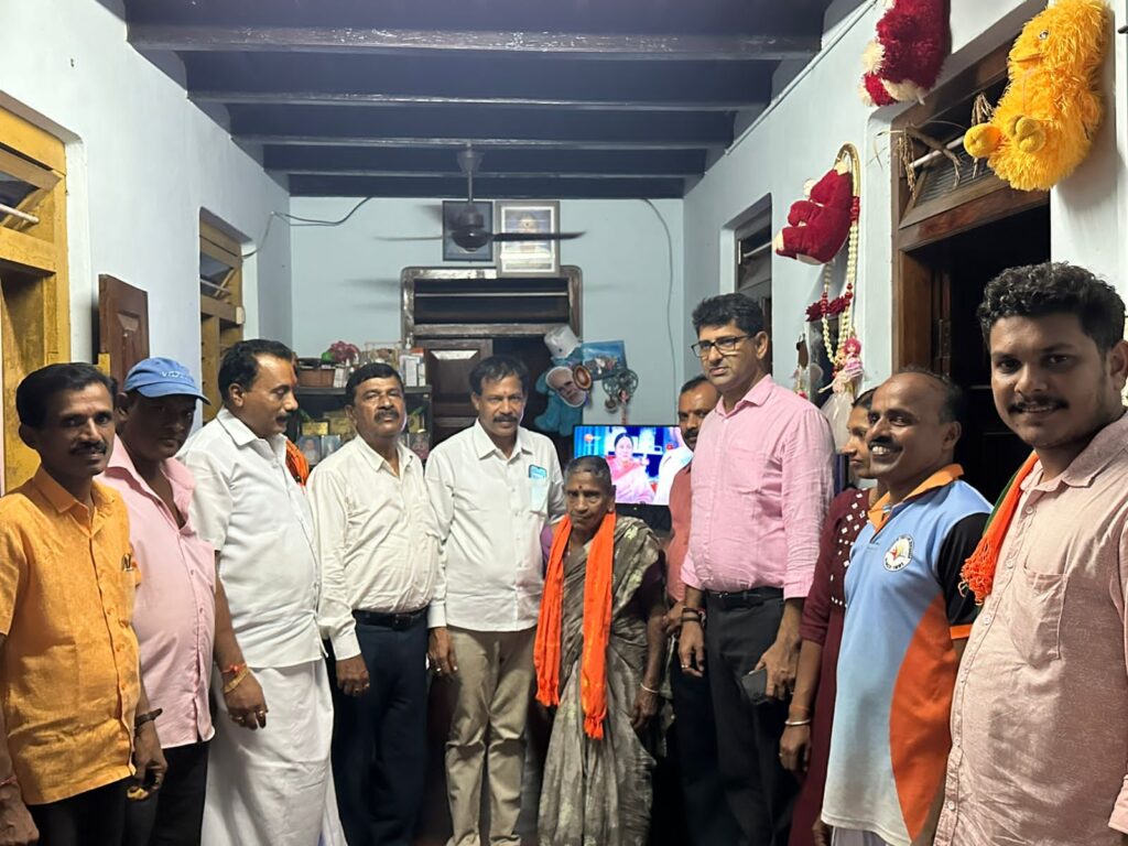 ನಾಟಿವೈದೆ ಗೌರಮ್ಮ ಕೇರ್ಪಳ ಇವರಿಗೆ ಬಿಜೆಪಿ ಜಿಲ್ಲಾಧ್ಯಕ್ಷರದ ಸತೀಸ್ ಕುಂಪಾಲ ರಿಂದ ಗೌರವ