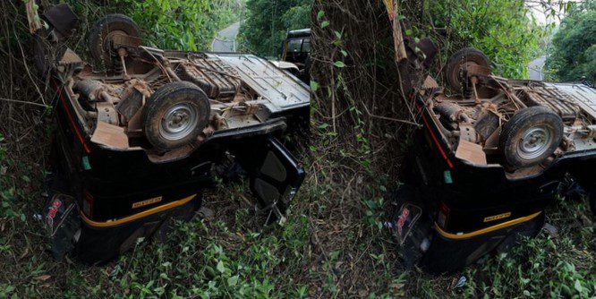 ಆಲಂಕಾರು : ಅಡ್ಡ ಬಂದ ನಾಯಿ ತಪ್ಪಿಸಲು ಹೋಗಿ ನಿಯಂತ್ರಣ ಕಳೆದುಕೊಂಡು ಆಟೋ ಪಲ್ಟಿ; ಚಾಲಕ ಕಾಲು ಮುರಿತಕ್ಕೆ ಒಳಗಾಗಿ ಗಂಭೀರ ಗಾಯಗೊಂಡು ಮಂಗಳೂರು ಆಸ್ಪತ್ರೆಗೆ ದಾಖಲು