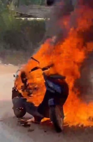 ಬ್ರಹ್ಮಾವರ : ಬೆಂಕಿಗೆ ಆಹುತಿಯಾದ ಎಲೆಕ್ಟ್ರಿಕ್ ಬೈಕ್