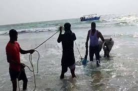 ಮಲ್ಪೆ : ಸಮುದ್ರದ ಅಲೆಗೆ ಕೊಚ್ಚಿ ಹೋದ ಮೂವರು ಪ್ರವಾಸಿಗರು- ಓರ್ವ ಮೃತ್ಯು, ಇಬ್ಬರ ರಕ್ಷಣೆ