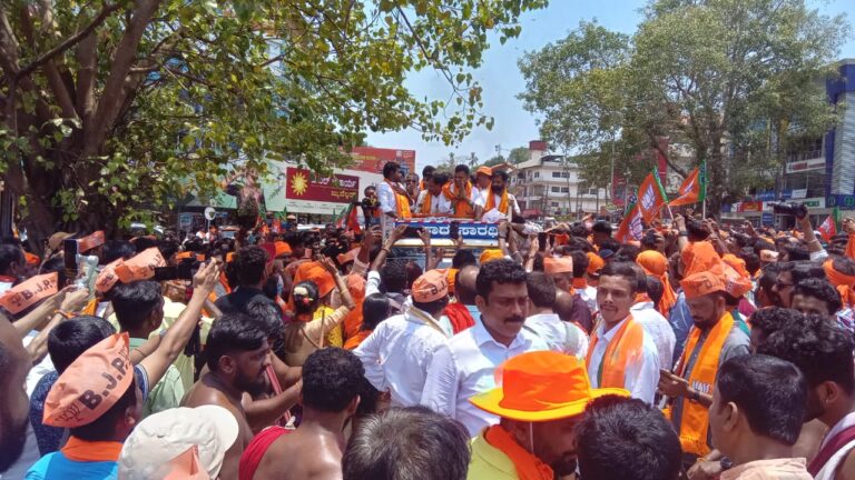 ಪುತ್ತೂರಿನಲ್ಲಿ ಅಣ್ಣಾಮಲೈ ರೋಡ್ ಶೋಗೆ : ಕಿಕ್ಕಿರಿದು ಸಂಖ್ಯೆಯಲ್ಲಿ ಸೇರಿದ ಬಿಜೆಪಿ ಕಾರ್ಯಕರ್ತರು.