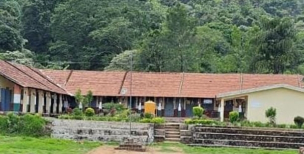 ಕೊಡಗಿನ ಈ ಪ್ರೌಢ ಶಾಲೆಯಲ್ಲಿ ಹತ್ತನೇ ತರಗತಿ ಪರೀಕ್ಷೆ ಬರೆದ್ದದ್ದು ಒಬ್ಬರೇ ವಿದ್ಯಾರ್ಥಿನಿ :ಆಕೆಯೂ ತೇರ್ಗಡೆಯಾಗುವುದರ ಮೂಲಕ ಶಾಲೆಗೂ ಶೇ 100 ಪಲಿತಾಂಶ