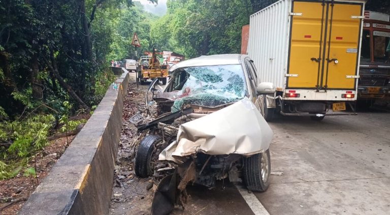 ಶಿರಾಡಿ ಘಾಟಿಯಲ್ಲಿ ಕಾರು- ಕಂಟೇನರ್ ನಡುವೆ ಅಪಘಾತ: ತಾಯಿ- ಮಗ ಮೃತ್ಯು