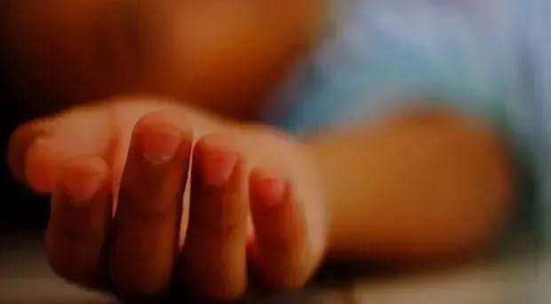 ಮನೆಯ ಅಂಗಳದಲ್ಲಿ ಆಟವಾಡುತ್ತಿದ್ದ ಮಗು ತೋಟದ ಕೆರೆಗೆ ಬಿದ್ದು ಮೃತ್ಯು