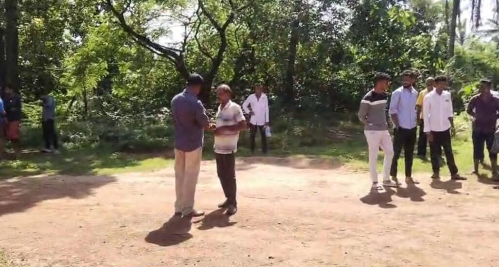 ಕಾಂತಮಂಗಲ ಶಾಲಾವಬಳಿ ಯುವಕನ ಕೊಲೆ ಶಂಖೆ :ತಲೆ ಜರ್ಜರಿತ ಸ್ಥಿತಿಯಲ್ಲಿ ಮೃತದೇಹ ಪತ್ತೆ.