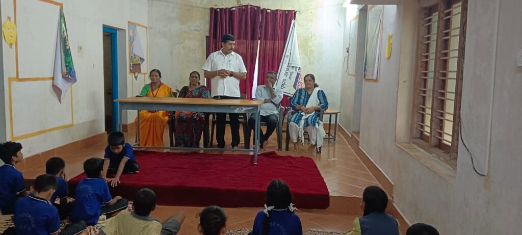 ಮಂಡೆಕೋಲು ಗ್ರಾಮ ಪಂಚಾಯತ್ ಗ್ರಂಥಾಲಯದಲ್ಲಿ ವಿಶ್ವ ಯೋಗ ದಿನಾಚರಣೆ ಹಾಗೂ ಗಿಡ ನೆಡುವ ಕಾರ್ಯಕ್ರಮ.