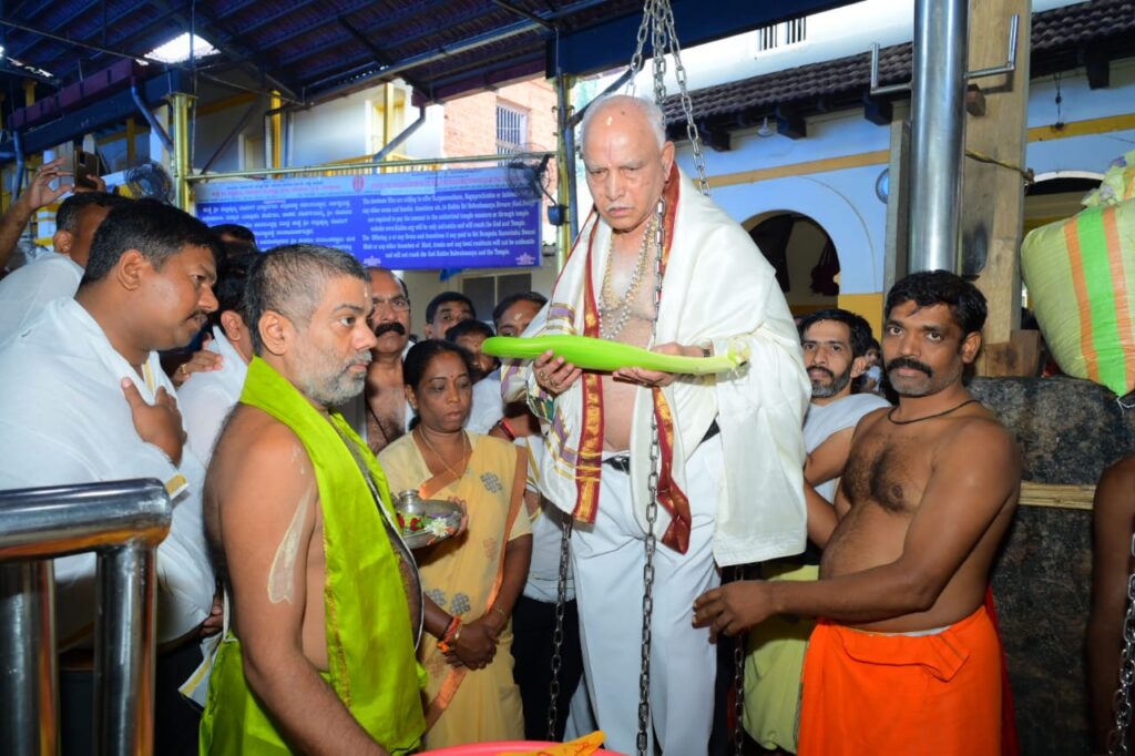 ಶ್ರೀ ಕ್ಷೇತ್ರ ಧರ್ಮಸ್ಥಳ ಮತ್ತು ಕುಕ್ಕೆ ಸುಬ್ರಹ್ಮಣ್ಯಕ್ಕೆ ಮಾಜಿ ಸಿಎಂ ಬಿ.ಎಸ್.ಯಡಿಯೂರಪ್ಪ ಬೇಟಿ: