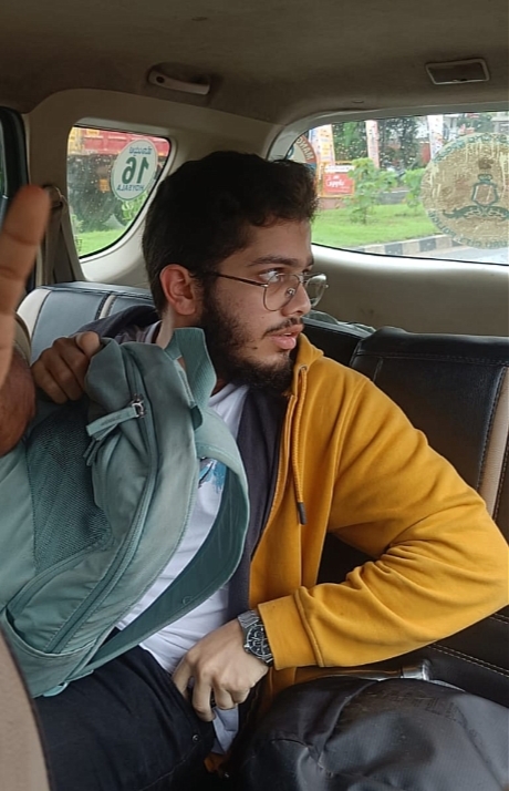 ಮಂಗಳೂರು ಅನ್ಯಕೋಮಿನ ಯುವಕರ ಜೊತೆ ಸುತ್ತಾಡುತ್ತಿದ್ದ ಹಿಂದೂ ಯುವತಿ:ಠಾಣೆಗೆ ಕರೆದೊಯ್ದ ಪೋಲಿಸರು.