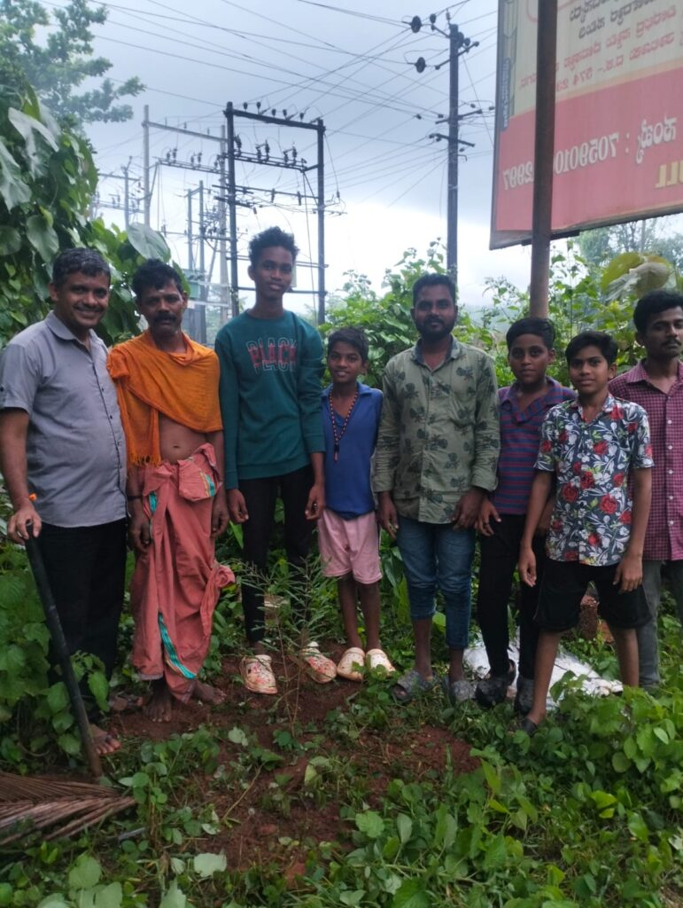 ಸುಳ್ಯ ಶಾಂತಿನಗರದಲ್ಲಿ ಡಾ .ಶ್ಯಾಂ ಪ್ರಸಾದ್ ಮುಖರ್ಜಿಯವರ ಸ್ಮರಣಾರ್ಥ ಗಿಡ ನೆಡುವ ಕಾರ್ಯಕ್ರಮ.