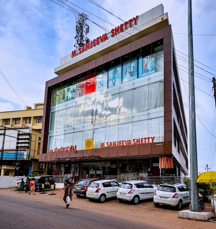 *ಪುತ್ತೂರಿನ ಸಂಜೀವ ಶೆಟ್ಟಿ ಜವುಳಿ ಮಳಿಗೆಯಲ್ಲಿ ಆಷಾಡ ಮಾಸದ ಭಾರೀ ರಿಯಾಯಿತಿ ಮಾರಾಟ…!*