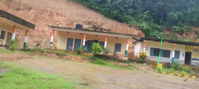 3 ತಿಂಗಳು ಕೊಯನಾಡು ಶಾಲೆ ಮುಚ್ಚಲು ನಿರ್ಧಾರಿಸಿದ ಇಲಾಖೆ :ಮಕ್ಕಳಿಗೆ ಬದಲೀ ಶಾಲೆಯಲ್ಲಿ ಶಿಕ್ಷಣ