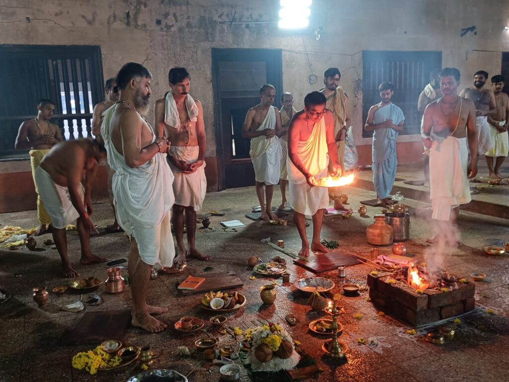 ಶ್ರೀ ಸುಬ್ರಹ್ಮಣ್ಯ ಮಠದಲ್ಲಿ “ಉಪಾಕರ್ಮ” ವಿಶೇಷ ಕಾರ್ಯಕ್ರಮ ನಡೆಯಿತು. – 