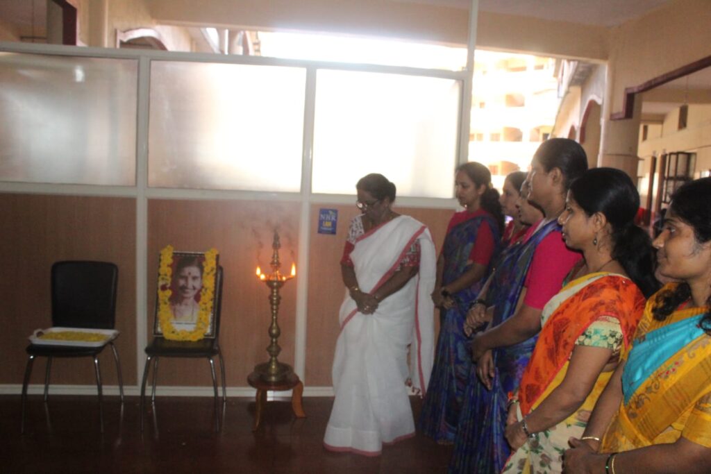 ಕೆವಿಜಿ ಅಮರಜ್ಯೋತಿ ಪದವಿ ಪೂರ್ವ ಕಾಲೇಜಿನಲ್ಲಿ ಕುರುಂಜಿ ಜಾನಕಿ ವೆಂಕಟ್ರಮಣ ಗೌಡರ 12ನೇ ಪುಣ್ಯಸ್ಮರಣೆ.