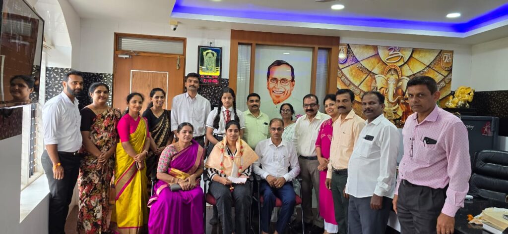 ಕೆವಿಜಿ ಅಮರಜ್ಯೋತಿ ವಿದ್ಯಾರ್ಥಿಗಳಿಗೆ ಡಾ. ರೇಣುಕಾ ಪ್ರಸಾದ್ ಕೆ ವಿ ಅವರಿಂದ ಸನ್ಮಾನ.